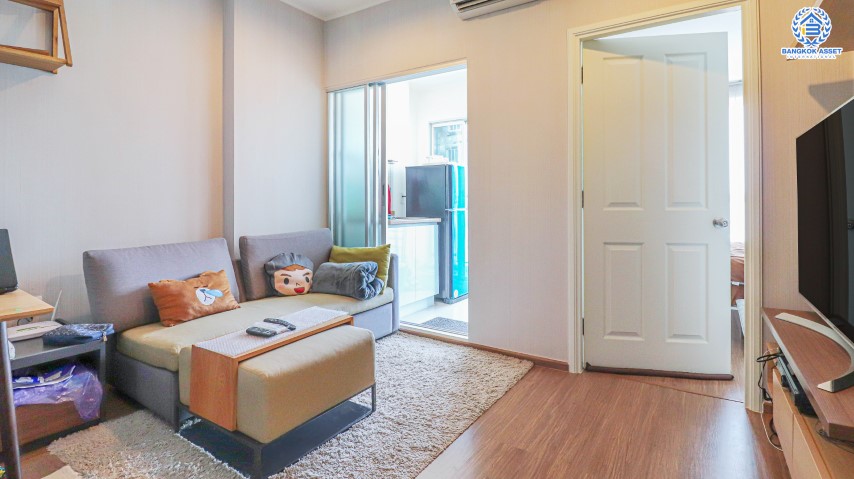 คอนโดมิเนียมมือสองย่านนนทบุรี โครงการยูดีไลท์ รัตนาธิเบศร์ เนื้อที่กว้างถึงเกือบ 31 ตร.ม. ฟังก์ชัน 1 ห้องนอน 1 ห้องน้ำ  ที่จอดรถ แถมฟรี! 1 เครื่องปรับอากาศ บนทำเลดีที่สุด ใกล้เซ็นทรัล รัตนาธิเบศร์, รถไฟฟ้าสายสีม่วง "สถานีศูนย์ราชการนนทบุรี" และทางด่วน "งามวงศ์วาน"...